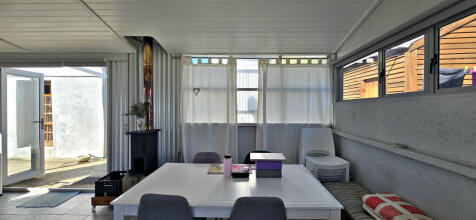 Flat: Dining Area