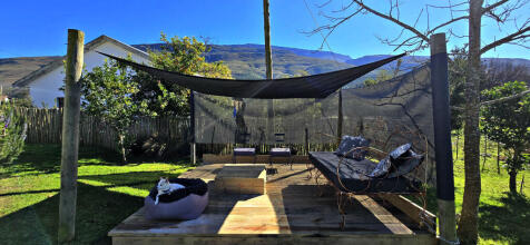 Entertainment deck with Mountain View