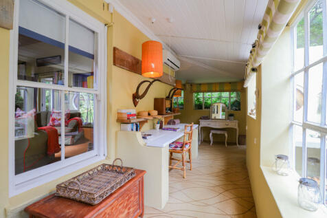 Bolt Hole Bedroom study area