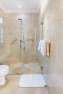 WaterfallsPoolEnsuite