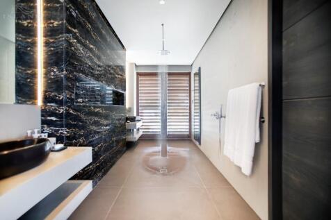 Zazen - Ensuite Master Bathroom