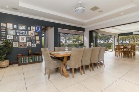 Formal Dining