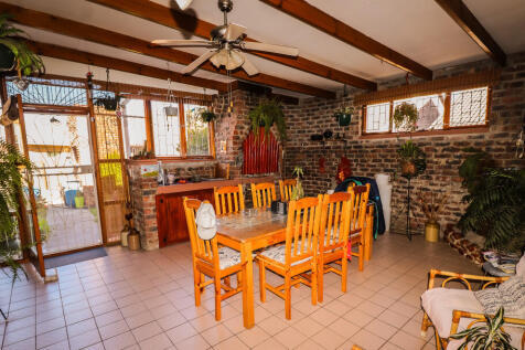 Entertainment area (2)