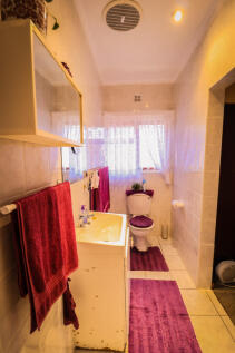 Main en-suite