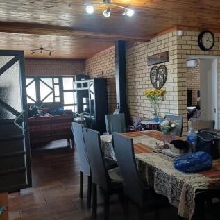 Lounge / Dining area