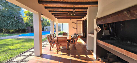 UNDERCOVER PATIO WITH BUILT-IN BRAAI