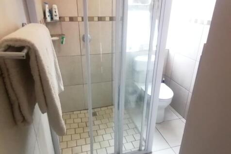 Main Bedroom En-suite