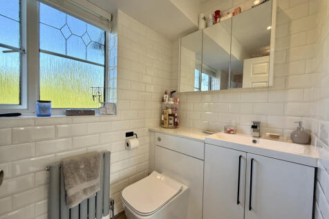 Bedroom Two En-suite