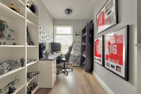 Bedroom 3/Office