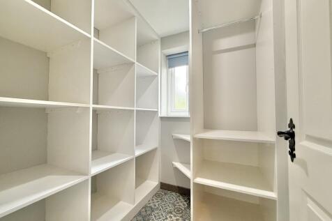 Walk-in Wardrobe