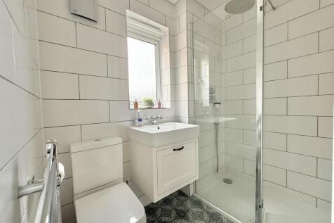 Bedroom Two En Suite