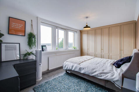 3 St Andrews Close, Bed 1 (27)