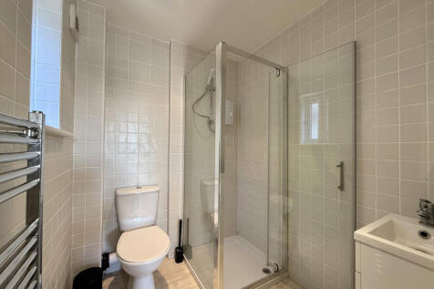Ground Floor Shower