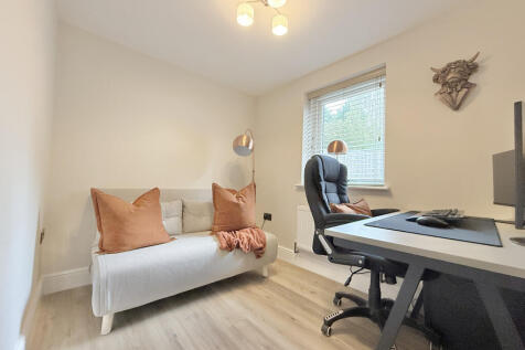 Bedroom Three/Study