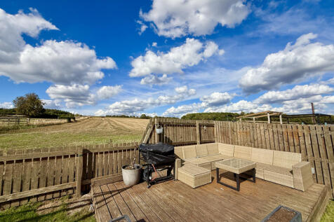 Decking &amp; Outlook