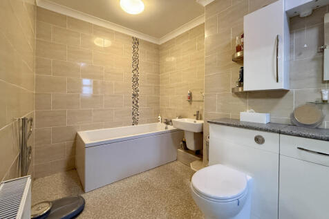 En-Suite Bathroom
