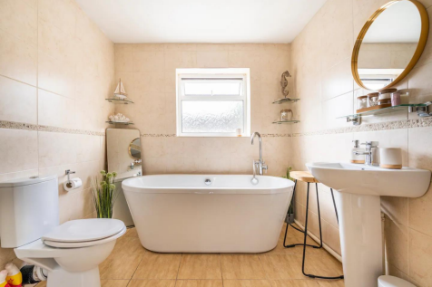 bathroom 2.png