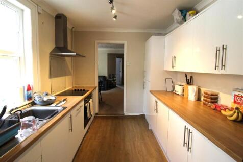 Kitchen2.JPG