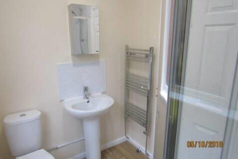 23a Colwyn Road Shower Room 05.10.18.jpg