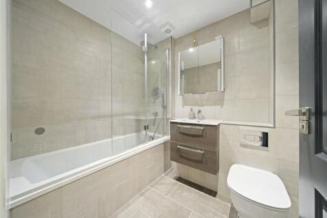 Bath/Shower Room