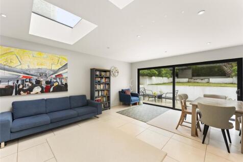 Kitchen/ Lounge