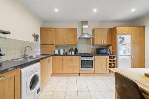 Kitchen/ Dining