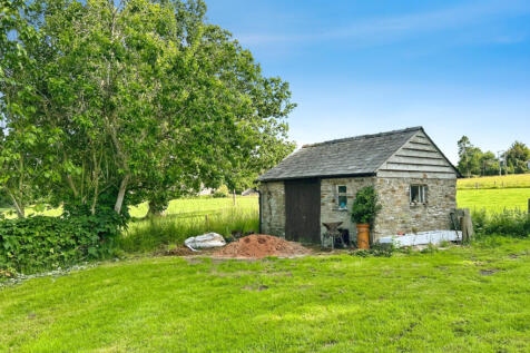 Detached Cottage in rural village