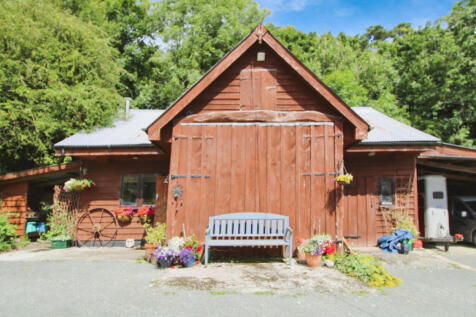 Highly Desirable Smallholding Property