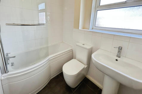 END TERRACE 3 BEDROOM