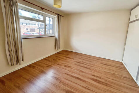 END TERRACE 3 BEDROOM