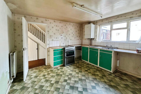 END TERRACE 3 BEDROOM