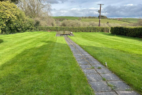 Exceptional Smallholding Property