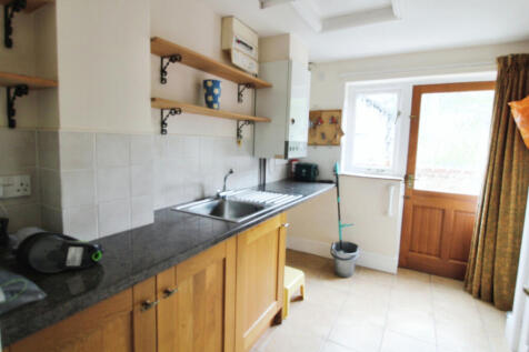 Detached 3 Bedroom Property