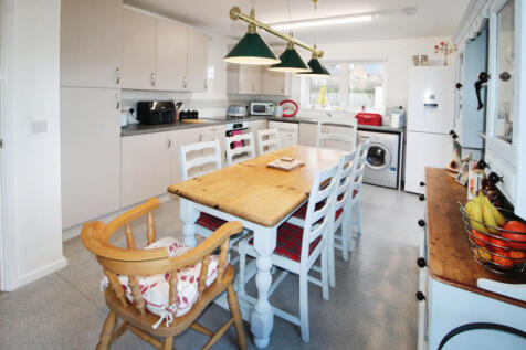 Modern Detached 3 Bedroom Bungalow
