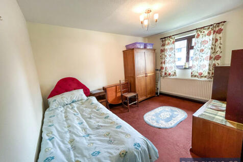 3 bedroom detached bungalow