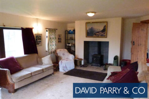 4 Bedroom Property with Land