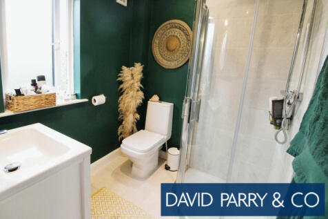 Modern Detached 3 Bedroom Property