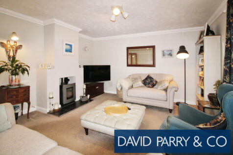 Modern Detached 3 Bedroom Property