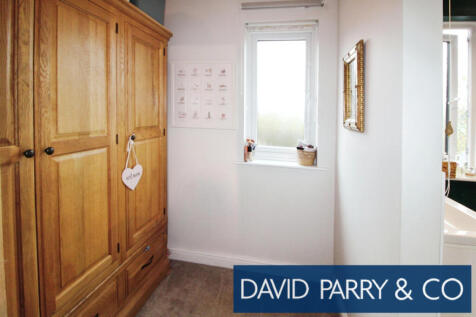 Modern Detached 3 Bedroom Property