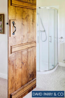 Detached Country Property with Annexe