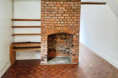 3 Bedroom Mid Terrace Character Cottage
