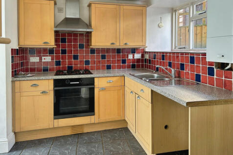 3 Bedroom Mid Terrace Character Cottage