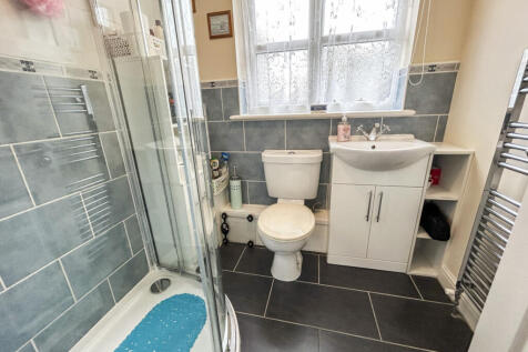 Detached 3 Bedroom House