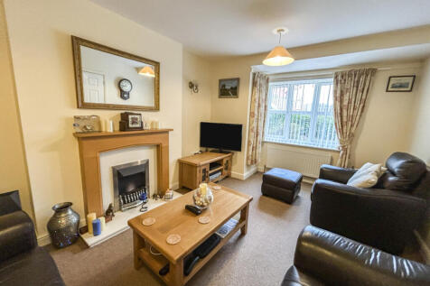 Detached 3 Bedroom House