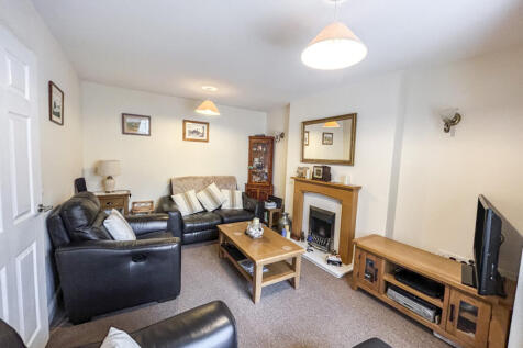 Detached 3 Bedroom House