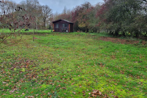 4 Bedroom Property with Land