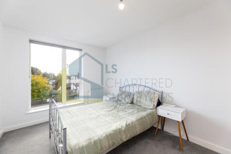 Shepperton House F10 (01 of 16)