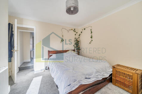 1372178-3-68fb976f81648