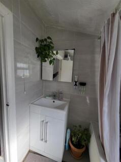 Bathroom 1.jpeg