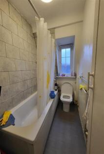 Bathroom.jpg